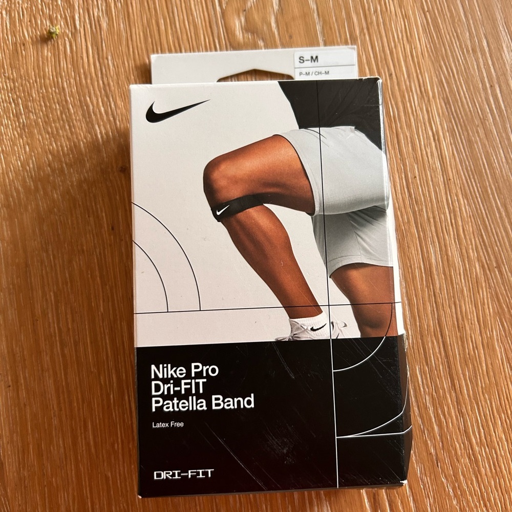 Nike Pro Dri-FIT Patella Band - Black and White